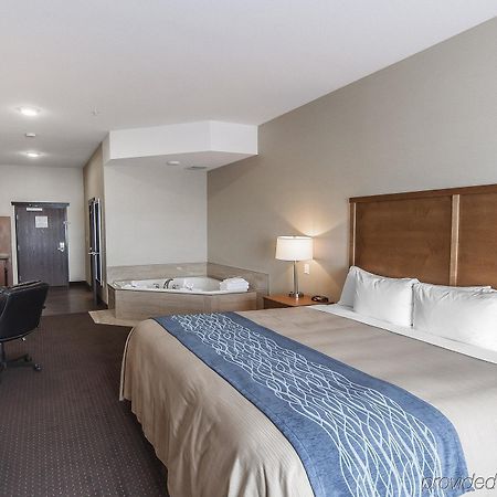Comfort Inn & Suites Bonnyville Экстерьер фото