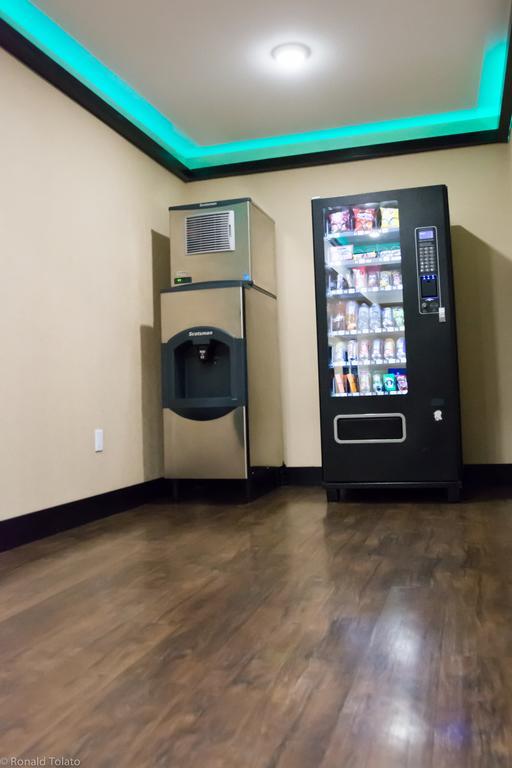 Comfort Inn & Suites Bonnyville Экстерьер фото