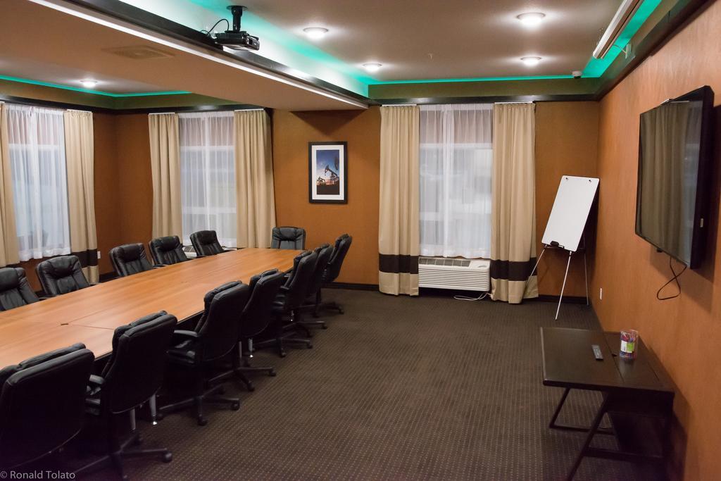 Comfort Inn & Suites Bonnyville Экстерьер фото
